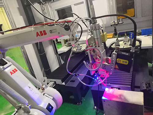 激光焊接機(jī)如何實(shí)現(xiàn)焊縫跟蹤定位？